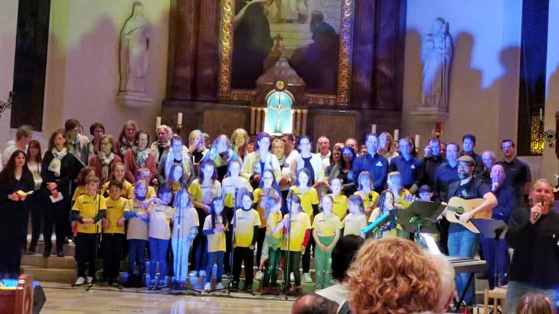 Zusammen mit der Musikgesellschaft Emmen, dem Kinderchor "Little Stars" Emmen, dem Good News Chor Ruswil, Manon Heeb, den Leprechaun's Pleasure und Step by Step (Irish Dance) haben wir für die Ukraine-Nothilfe gesammelt.