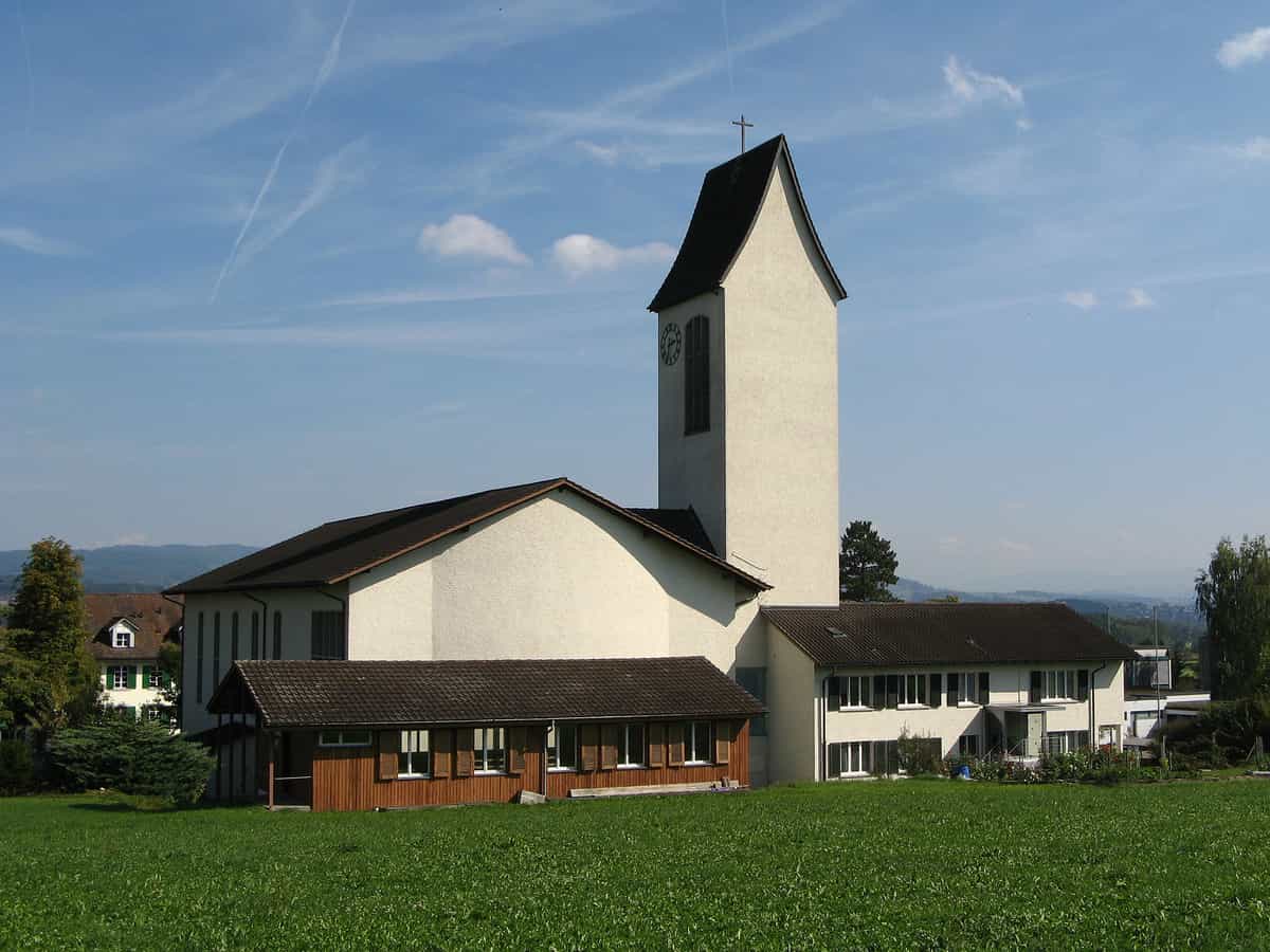 Aussenansicht der Pfarrkirche St. Wendelin in Aristau
