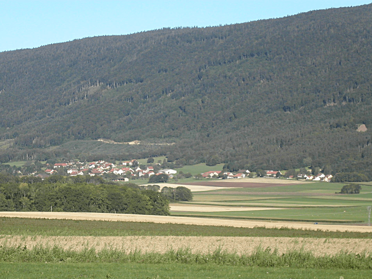 Vue du village de Berolle, canton de Vaud.
