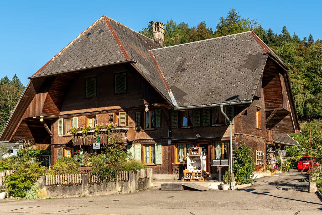 Bauernhaus mit ehem. Laden in Rüegsau (BE)