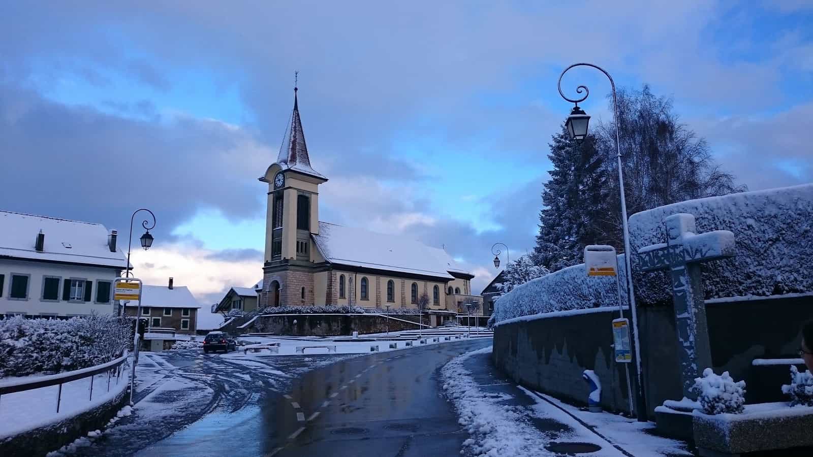 Kirche Saint-Nicolas de Myre in Villars-le-Terroir, Waadt, Schweiz.