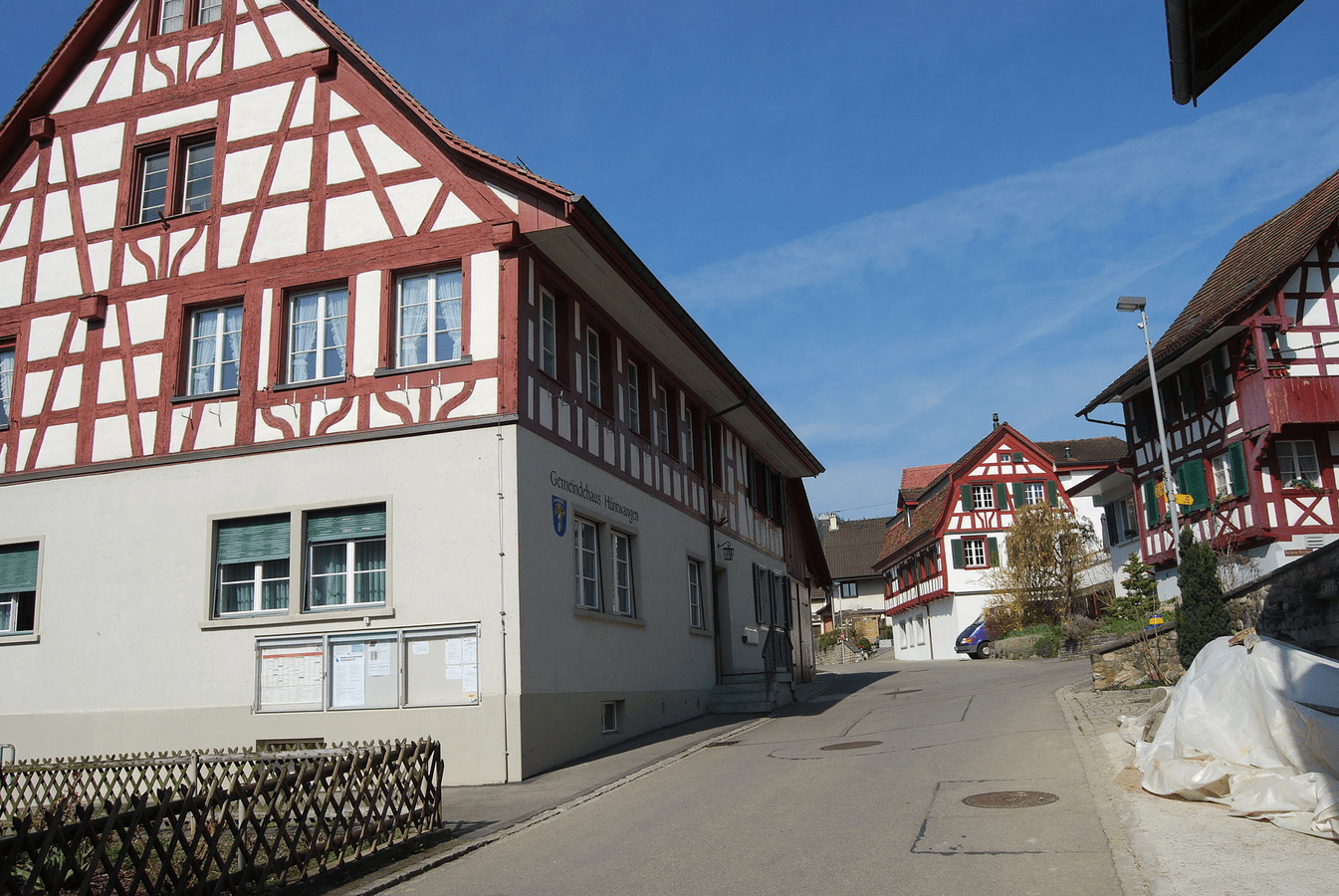 Gemeindehaus von Hüntwangen, Kanton Zürich, Schweiz