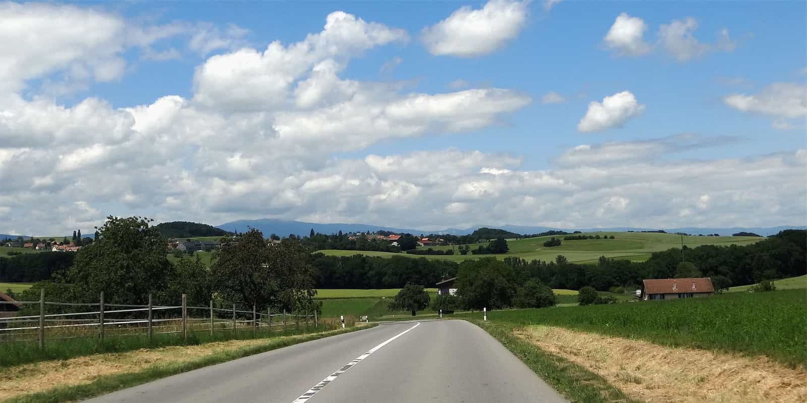 Panorama von Aclens im Kanton Waadt