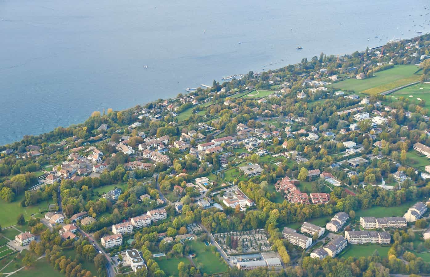 Luftaufnahme von Cologny (GE), Schweiz.