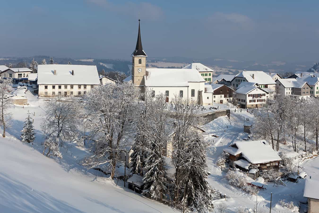 Winterliches Saint-Brais (JU)