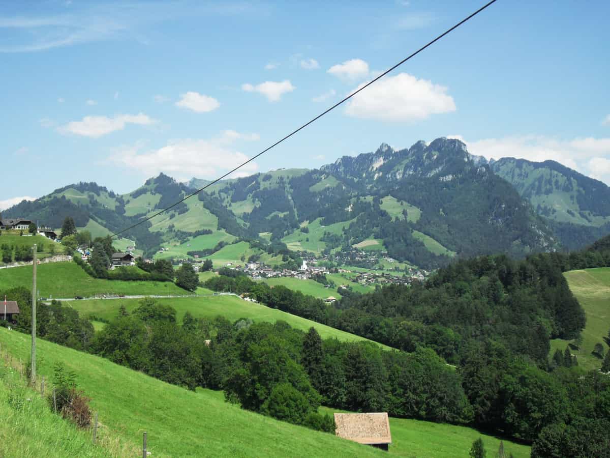 Veduta del comune di Val-de-Charmey, nel cantone di Friburgo