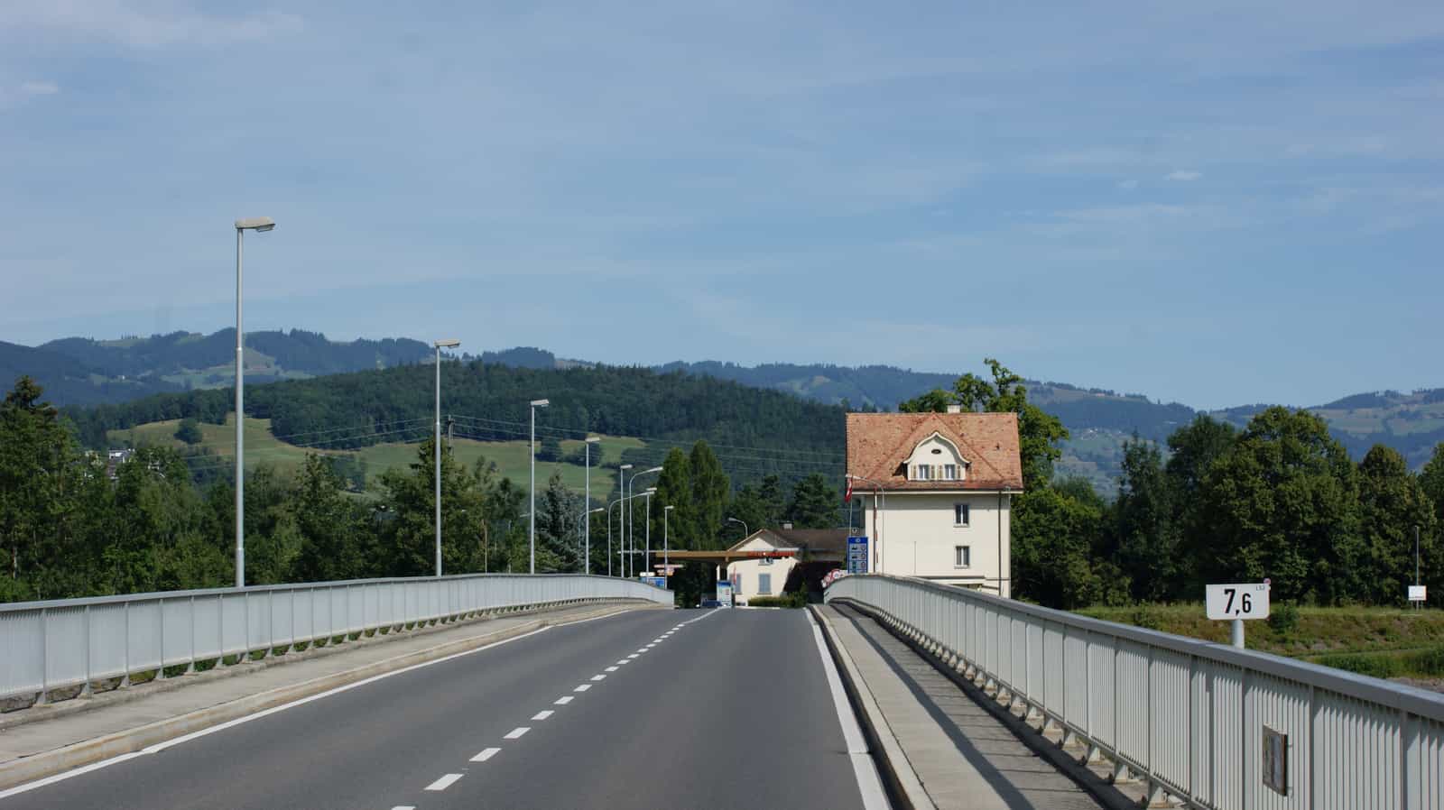 Grenzübergang Meiningen in Feldkirch (Vorarlberg, Österreich) - Oberriet (Schweiz).