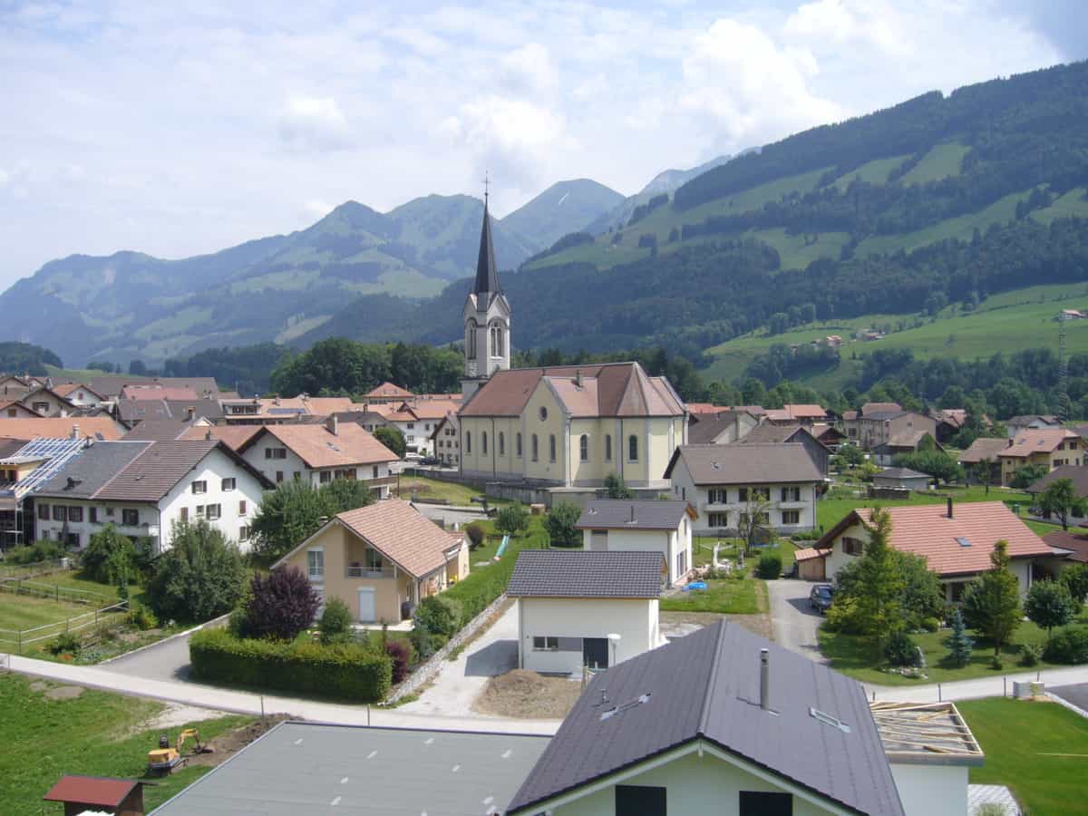 View of Albeuve, commune of Haut-Intyamon, in the canton of Fribourg