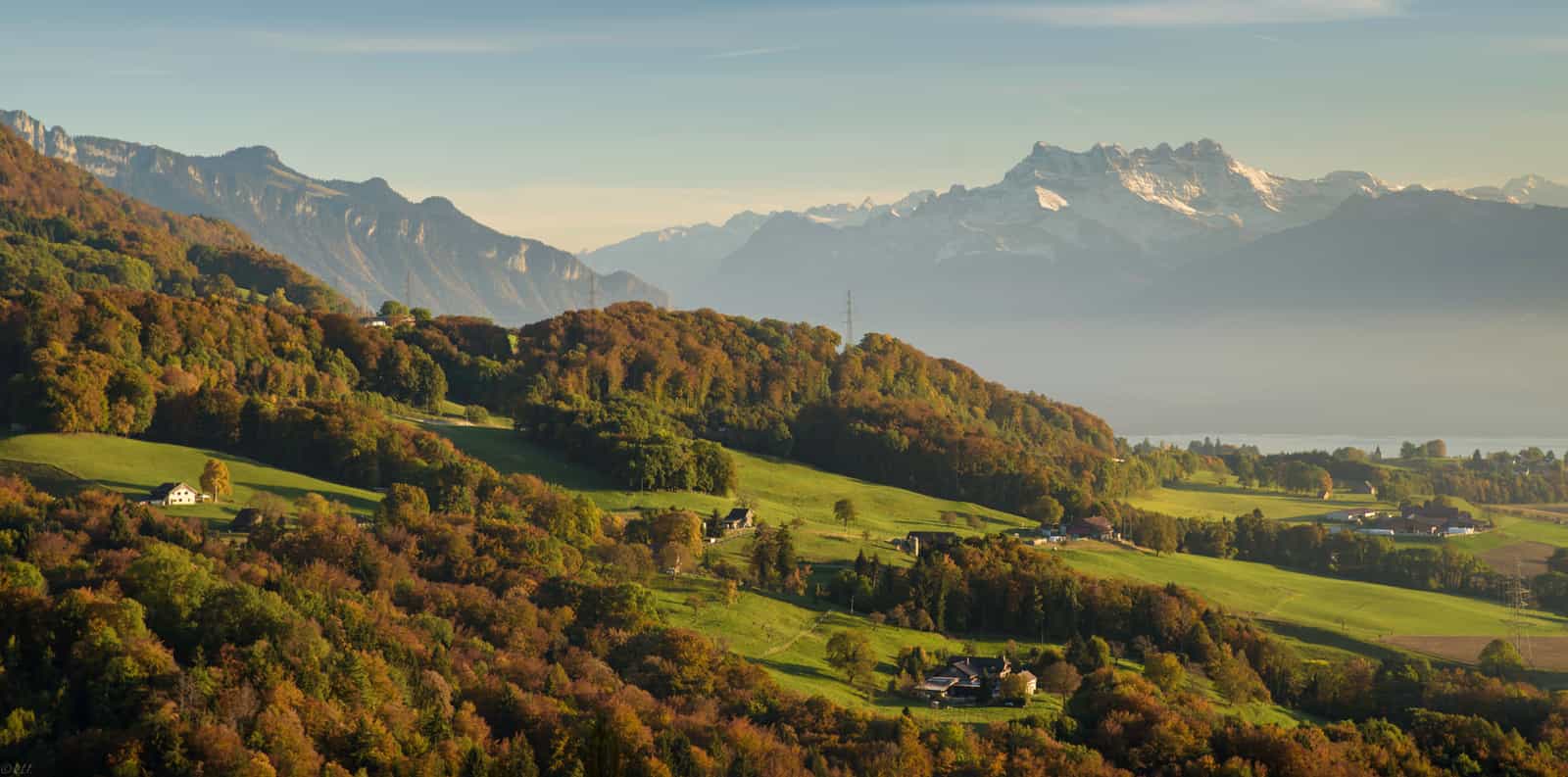 Panoramablick von Corsier-sur-Vevey mit den Alpen und den Dents du Midi