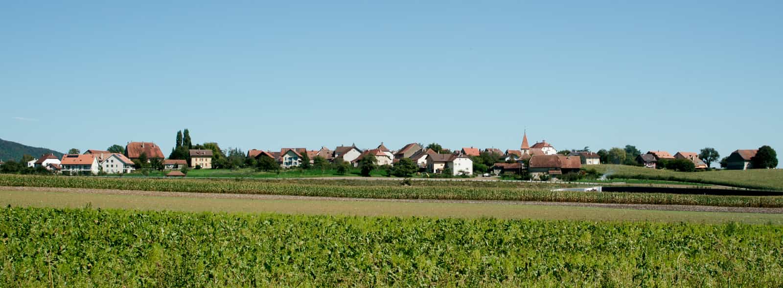 Veduta del villaggio di Onnens, cantone di Vaud, Svizzera