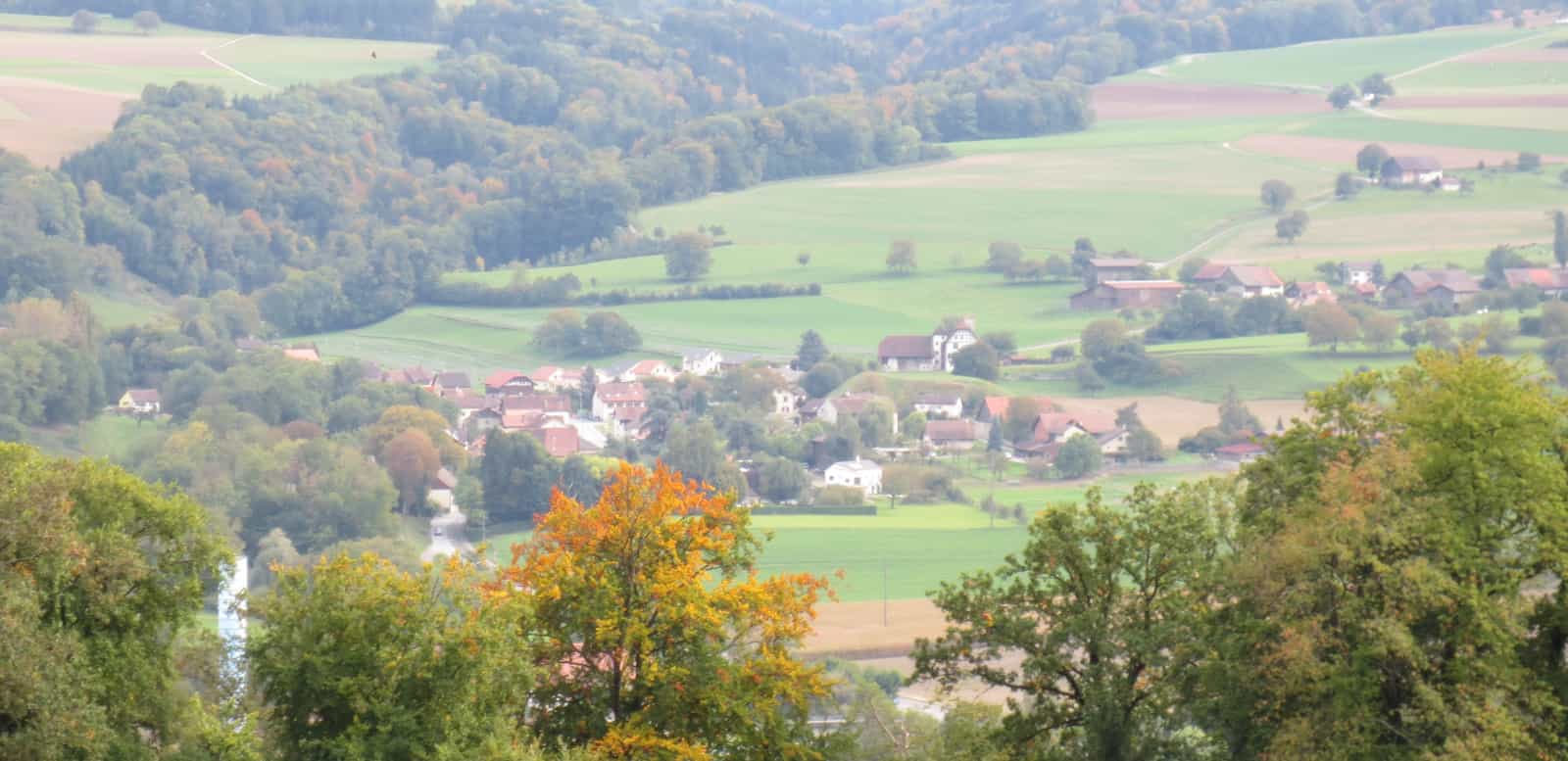 Veduta di Curtilles, nel cantone di Vaud, Svizzera