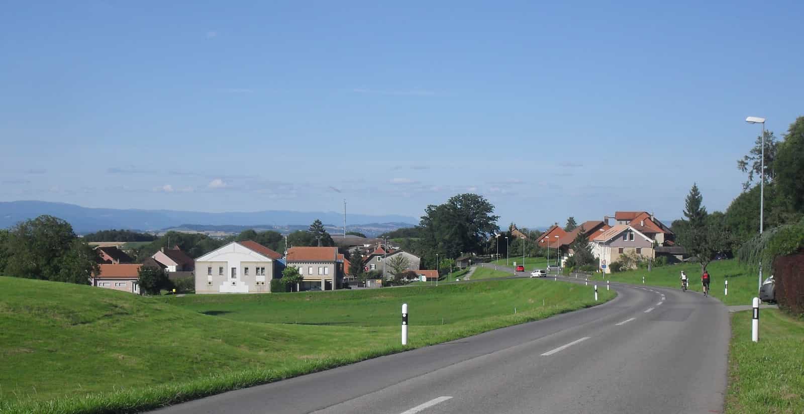 Veduta di Aumont, comune di Les Montets, cantone di Friburgo