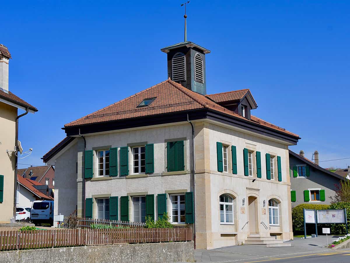 La maison de commune de Poliez-Pittet (VD), en Suisse.