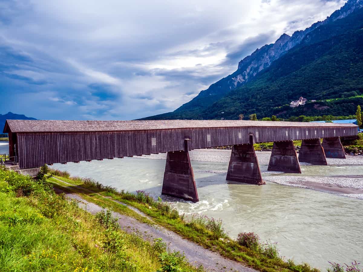 Alte Rheinbrücke zwischen Sevelen und Liechtenstein