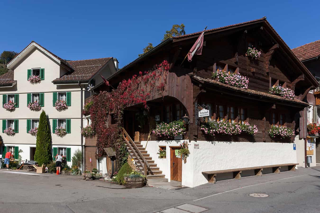Das historische Gasthaus Sigristenhaus im Dorfzentrum voin Illgau (SZ) 