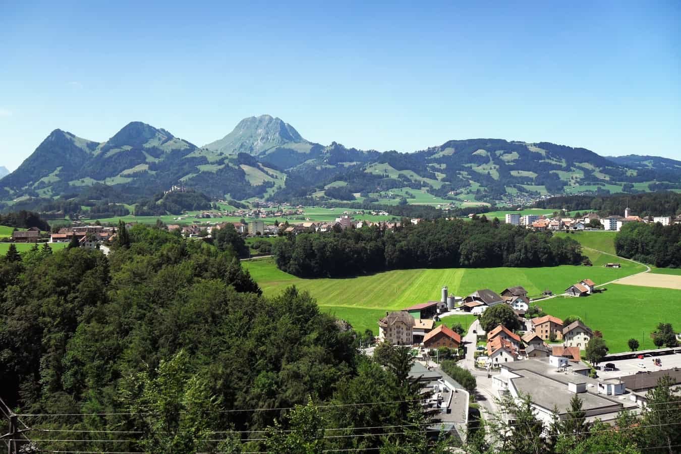 Blick auf die Gemeinde Broc im Kanton Freiburg