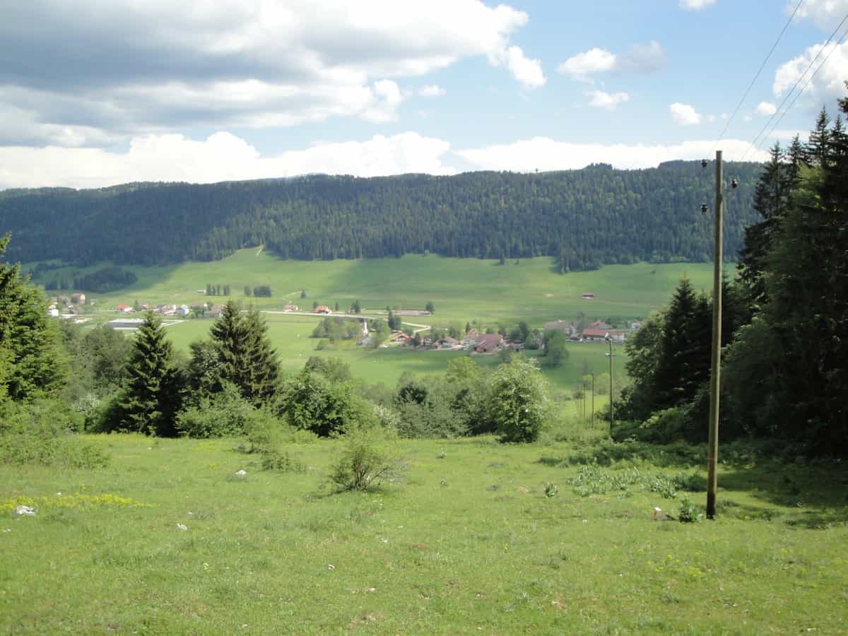 Blick auf Les Verrières (NE), Schweiz